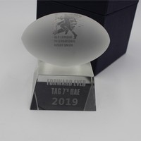 Trophée personnalisé en cristal K9 en forme de boule givrée, gravé au laser, pour souvenir de football américain