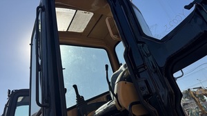 รถขุดขนาดเล็ก 303.5 มินิเอ็กซ์คาเวเตอร์ 3.5 ตัน สภาพใหม่ 95% คุณภาพสูงจากญี่ปุ่น ใช้งานน้อย ชั่วโมงการทำงานต่ำ ได้รับการรับรอง EPA CE พร้อมเครื่องยนต์ เกียร์ ปั๊ม และมอเตอร์ - Product Image 6