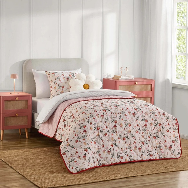 Pink Red Strawberry Printed Cotton Bedspread Set for Kis Bedroom New Design 2pcs Printed Bedspread Breathable Quilt Set