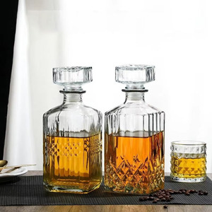 Bouteilles en verre carrées en gros pour spiritueux étrangers, vin rouge, whisky, <span class=keywords><strong>vodka</strong></span> transparente et vin de fruits – Stockage - Product Image 3