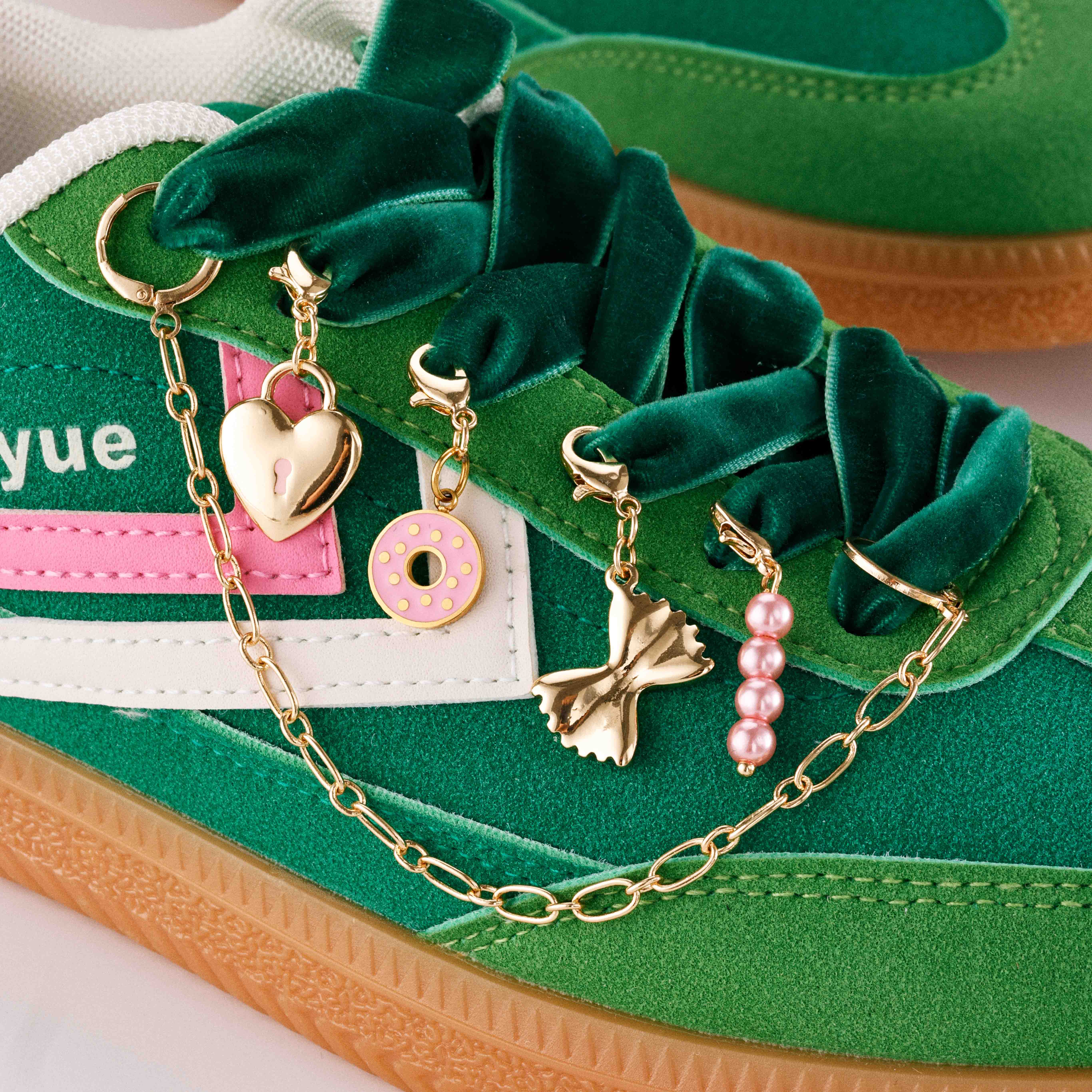 2025 Goreal Brand Donut Candy Pendant Chain Sport Shoes Decoration Heart Pendant Candied Haws Buckle DIY Accessories Shoe Charms