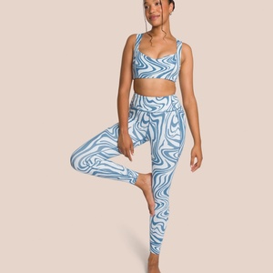 ชุดออกกำลังกายลายม้าลายสำหรับผู้หญิง - เสื้อชั้นในโยคะระบายอากาศน้ำหนักเบา กางเกงขาสั้นแห้งเร็ว ไซส์พลัส ดีไซน์สายไขว้หลัง เอวยางยืด - Product Image 2