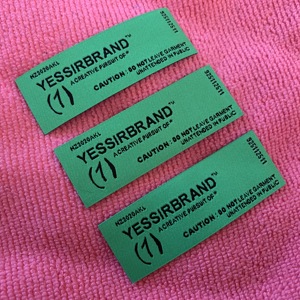 Laser Cut Neat Edge Suits Nhãn Quần Áo, Thẻ Dệt Damask Tối Thiểu Thấp Với Tên Thương Hiệu Riêng - Product Image 1