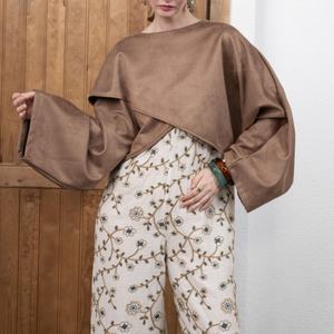 Blusa de Gamuza Suave de Corte Holgado con Cuello Redondo y Manga Murciélago, Diseño Nuevo y Personalizado, Top Informal para Mujer - Product Image 1