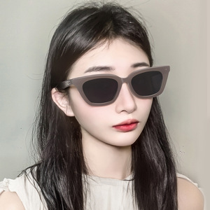 แว่นกันแดดทรงแคทอายสุดหรู รุ่นยูนิเซ็กซ์ โพลาไรซ์ UV400 กรอบ PC สีดำ ขนาดเล็ก รุ่นที่ 3 - Product Image 4