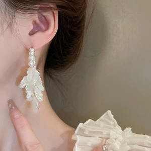 ต่างหูเข็มเย็บผ้ามุกสีขาวของผู้หญิงแฟชั่นสำหรับวันหยุดชายหาดฤดูร้อนต่างหูห้อยเปลือกหอยมุกสีขาว - Product Image 2