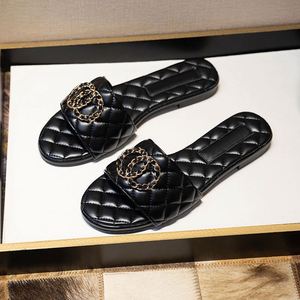 Nouvelles sandales plates de luxe en cuir véritable pour femmes 2026 – Chaussons de créateur de haute qualité pour l'été – Chaussures de plage pour femmes - Product Image 1