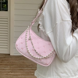 Sac à bandoulière en chaîne de perles, design matelassé rose avec fermeture à glissière pour un usage quotidien, sac bandoulière pour femme - Product Image 1