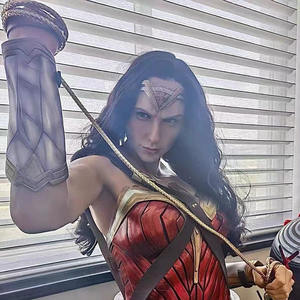 Figura de Personaje de Película de Acción en Resina a Escala 1/1, Modelo Artesanal de Tamaño Real, Busto de <span class=keywords><strong>Mujer</strong></span> <span class=keywords><strong>Maravilla</strong></span> para Colección, Venta de Fábrica - Product Image 5