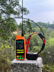 Rastreador GPS para Perros eSEEK VHF + 4G, Collar Impermeable IP68 con PDA Portátil, Rastreo en Tiempo Real, Aplicación Android, Almacenamiento en la Nube - Product Image 1