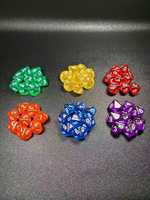 Dés polyédriques personnalisés de 20 mm à prix d'usine, cube acrylique à 12 faces en plastique de haute qualité avec points colorés et logo pour jeux de société