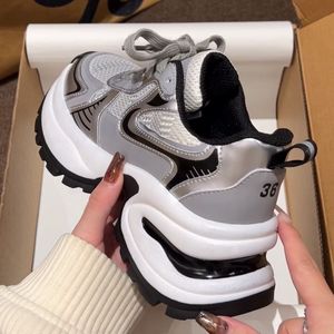 Sneakers Casual da Donna 2024 Stile Zhao Lusi, Modello Moon Falling <span class=keywords><strong>Star</strong></span> River, Suola Spessa <span class=keywords><strong>Argento</strong></span> Torre, Traspiranti e Ultra Leggere - Product Image 2