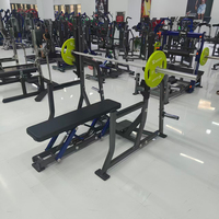 Banc plat olympique ROSEN Fitness pour la musculation des pectoraux en salle de sport commerciale