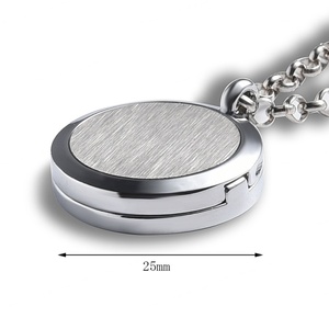 Collar de Metal Antiguo con Diseño Típico de Alta Calidad, Forma Redonda, para Perfume o Aceite Esencial - Product Image 2