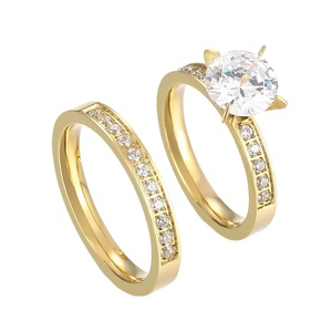 Acier inoxydable Ornement Mode Simple Zircon Anneau Quatre Griffe Creative Incrusté Zircon Anneau En Gros - Product Image 1