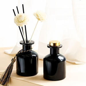 Juego de aceites difusores de caña de lujo, botella de vidrio decorativa de 150ml con palos, aromaterapia sin fuego para servicios de <span class=keywords><strong>Hotel</strong></span>, uso comercial - Product Image 1