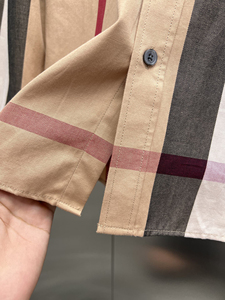 Chemise classique à carreaux Bur berry de style britannique de luxe avec doublure à carreaux signature, chemise habillée boutonnée en coton emblématique pour hommes - Product Image 3