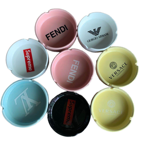 Cendrier en céramique moderne portable avec logo personnalisé, vente en gros OEM pour hôtel, restaurant, cendrier rond en porcelaine - Product Image 1