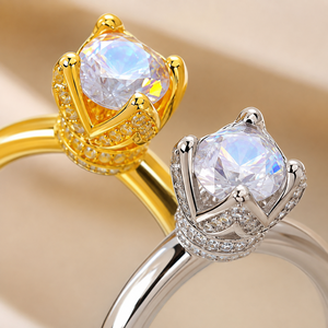 Anello monolitico classico a quattro griffe, dal design elegante e un accessorio alla moda per l'uso quotidiano. - Product Image 4