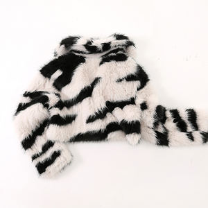 Vente en gros Vêtements élégants à rayures zébrées pour <span class=keywords><strong>femme</strong></span> Streetwear d'hiver pour <span class=keywords><strong>femme</strong></span> Manteau en fausse <span class=keywords><strong>fourrure</strong></span> pour <span class=keywords><strong>femme</strong></span> - Product Image 3