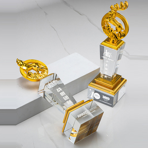 Trofeo grabado personalizado de alta calidad Formas de Lobo y ciervo Medallas de cristal Decoración de premios Trofeo de premio impreso UV - Product Image 5