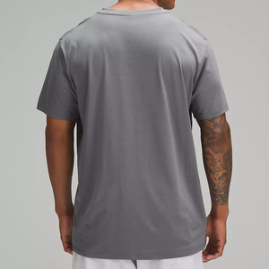 T-Shirt Oversize per Uomo in Cotone Pesante 300 Gsm, Stampa Serigrafica Personalizzata di Alta Qualità - Product Image 3