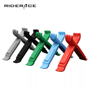 Attrezzo Multifunzione RIDERACE <span class=keywords><strong>per</strong></span> Riparazione Bici: Leva <span class=keywords><strong>per</strong></span> Pneumatici, Pinza <span class=keywords><strong>per</strong></span> Catena, Strumento <span class=keywords><strong>per</strong></span> Rimozione e Riparazione Catena MTB - Product Image 1