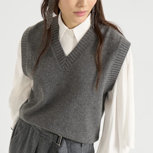 Gilet in Lana 100% Stile Old Money Personalizzato |   Maglione senza maniche, top business casual - Product Image 4