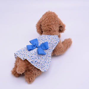 Vente en gros Robe florale pour chien faite à la main bleu rose violet - Product Image 1
