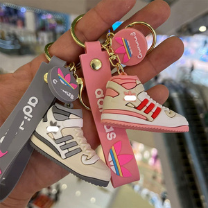 Mejor Precio Llavero de PVC con Diseño de Trébol, Colgante para Llaves de Coche y Accesorios para Colgar en Bolsos, Venta al por Mayor - Product Image 3
