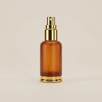 Flacon pulvérisateur en verre dépoli mat ambre bleu vert 50 ml avec atomiseur à brume fine dorée pour parfum, soin de la peau, crème, huile essentielle, décalcomanie