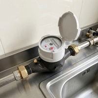 Compteur d'eau à corps plastique avec indicateur de fuite, cadran à détection de niveau, Classe B, DN15, couvercle articulé, compteur 8 chiffres pour usage résidentiel