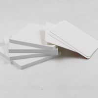 Panneau de PVC haute densité 5 * 8ft du fabricant panneau de mousse de PVC de signe lisse pour l'impression offre un service de traitement de coupe personnalisé