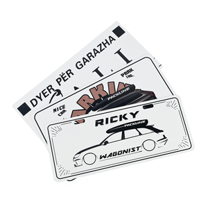 Plaques d'<span class=keywords><strong>immatriculation</strong></span> décoratives en aluminium personnalisées avec logo en relief pour voitures, souvenirs et artisanat métallique – Vente en gros - Product Image 1