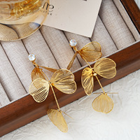 Boucles d'oreilles pendantes en or filigrané, motif feuille de Ginkgo, fleur et pampille en zircon, collection 2026, vente en gros de bijoux fantaisie