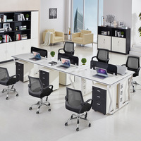Meubles de bureau Shenzhen, bureau simple et moderne pour 4 employés avec séparateurs d'écran d'ordinateur et ensemble de chaises en bois