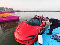 Bateau touristique en fibre de verre de qualité supérieure avec moteur hors-bord, longueur 5,0 m, vitesse 50-60 km/h