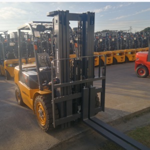 Montacargas Diésel Lonkig de 3 Toneladas con Motor <span class=keywords><strong>Isuzu</strong></span> Importado FD30, Precio Bajo, con Mástil de 3 Etapas de 4.5m - Product Image 2