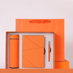 Set de Regalo Ejecutivo de Lujo Personalizado de 3 Piezas: Cuaderno Premium con Bolígrafo y Termo para Recuerdos de Boda - Product Image 2