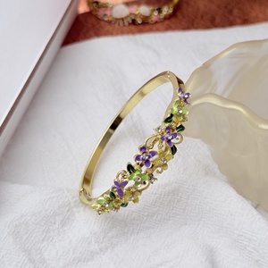 กำไลข้อมือเคลือบทองลายดอกไม้ ซีรีส์สวนโมเนต์ ดีไซน์ใหม่ ขายดี ประดับดอกไม้สี่ดอก สไตล์ฝรั่งเศส สำหรับผู้หญิง คริสเตียน - Product Image 4