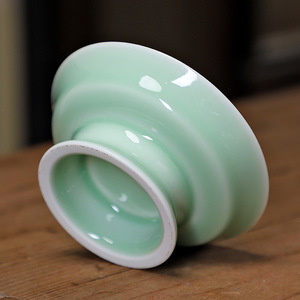 Plat à fruits haut en céramique de style chinois, plat rond en porcelaine sur pied pour servir des en-cas et des pâtisseries lors de mariages - Product Image 2