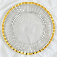 Assiette de présentation carrée dorée ajourée style vintage avec bord festonné, en plastique, pour mariage et banquet, sous-assiette décorative de table, vente en gros