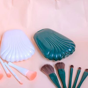 ชุดแปรงแต่งหน้าขนาดเล็ก 5 ชิ้น รูปทรงเปลือกหอย ขนแปรงสังเคราะห์ พร้อมกระจกในตัว - Product Image 6