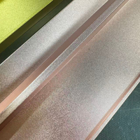 Vente en gros usine : Supports de Mahjong de luxe, ensemble américain de 4 pièces, en aluminium rose et jaune, avec poussoirs magnétiques transparents