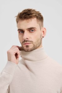 Suéter de <span class=keywords><strong>Cuello</strong></span> <span class=keywords><strong>Alto</strong></span> Personalizado MT49 con Logotipo Frontal OEM ODM para <span class=keywords><strong>Hombre</strong></span>, Suéter de Lana de <span class=keywords><strong>Cuello</strong></span> <span class=keywords><strong>Alto</strong></span>, <span class=keywords><strong>Jersey</strong></span> de Invierno Transpirable - Product Image 3