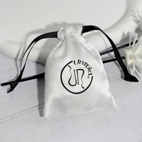 Sacs à cordon en satin écologiques de luxe à la mode avec impression sérigraphiée pour perruques et cheveux, emballage promotionnel pour cadeaux