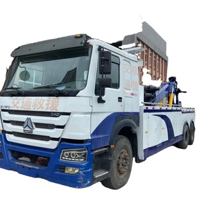Camión de Remolque de Servicio Pesado con Rotador Integrado 6x4 Howo, Diseño de Doble Cabrestante para Remolque de Emergencia de Autobuses y Camiones Dañados - Product Image 1