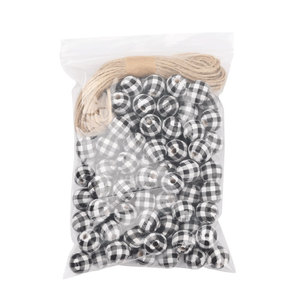 Matériaux de perlage DIY, perles en bois 16 mm, noir, blanc, rouge, à carreaux, avec corde en chanvre pour artisanat et décorations - Product Image 5