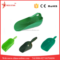 Cuillère à alimentation en plastique / Distributeur de foin pour chevaux