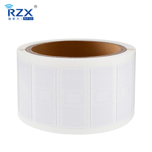 Etiqueta/Adhesivo/Etiqueta RFID UHF 860-960Mhz de Tamaño 45*19mm con Impresión Personalizada y Plazo de Entrega Rápido para la Gestión de Ropa y Calzado en Comercios Minoristas - Product Image 2